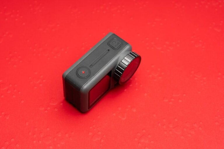 An expert analysis of the DJI Osmo Pocket 4P, showing its dual-camera design for solo vloggers.